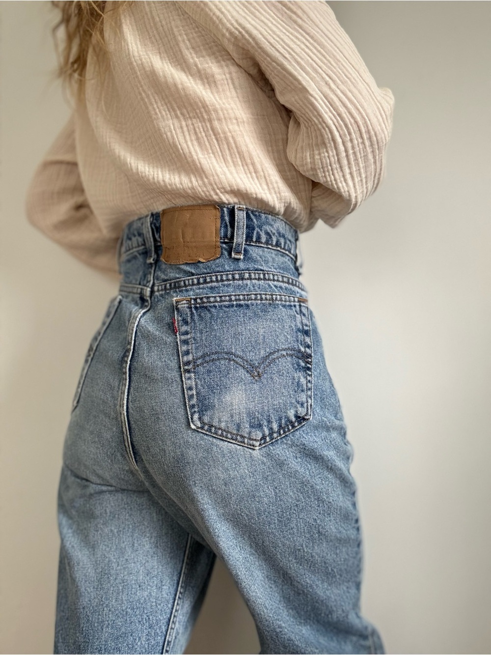 Vintage Levi’s 512 jeans slim fit tapered leg 1990s light wash made in Canada